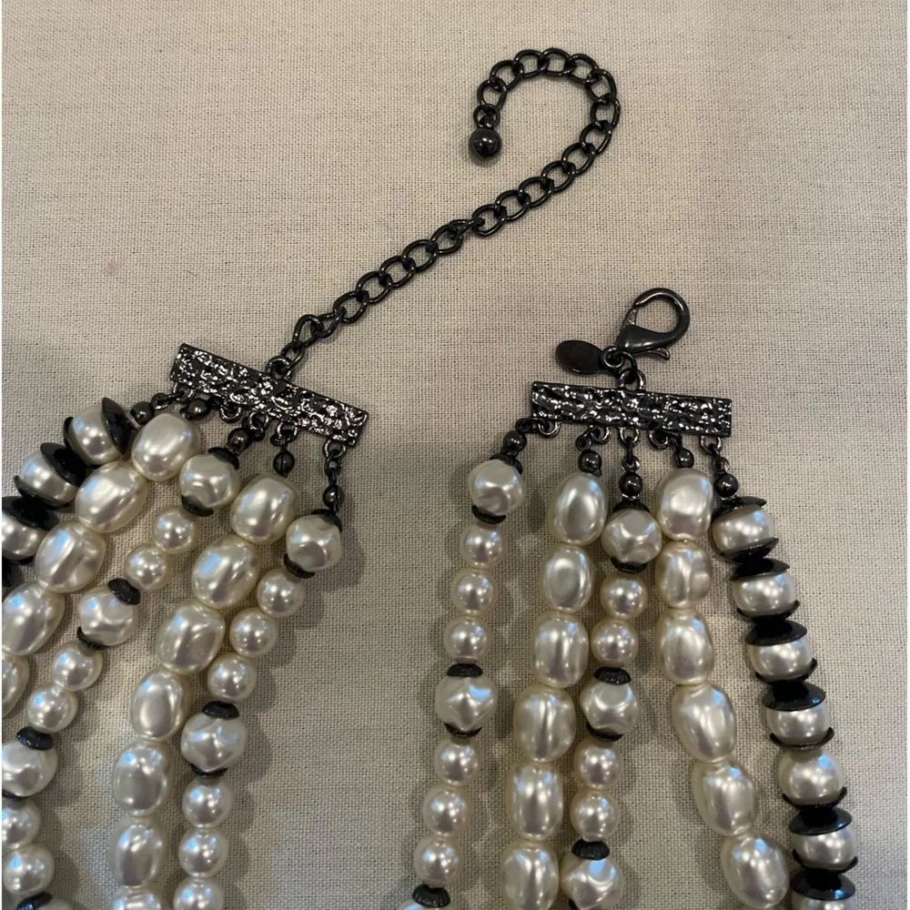 5 Strand Pearl Choker - Picture 14 of 16